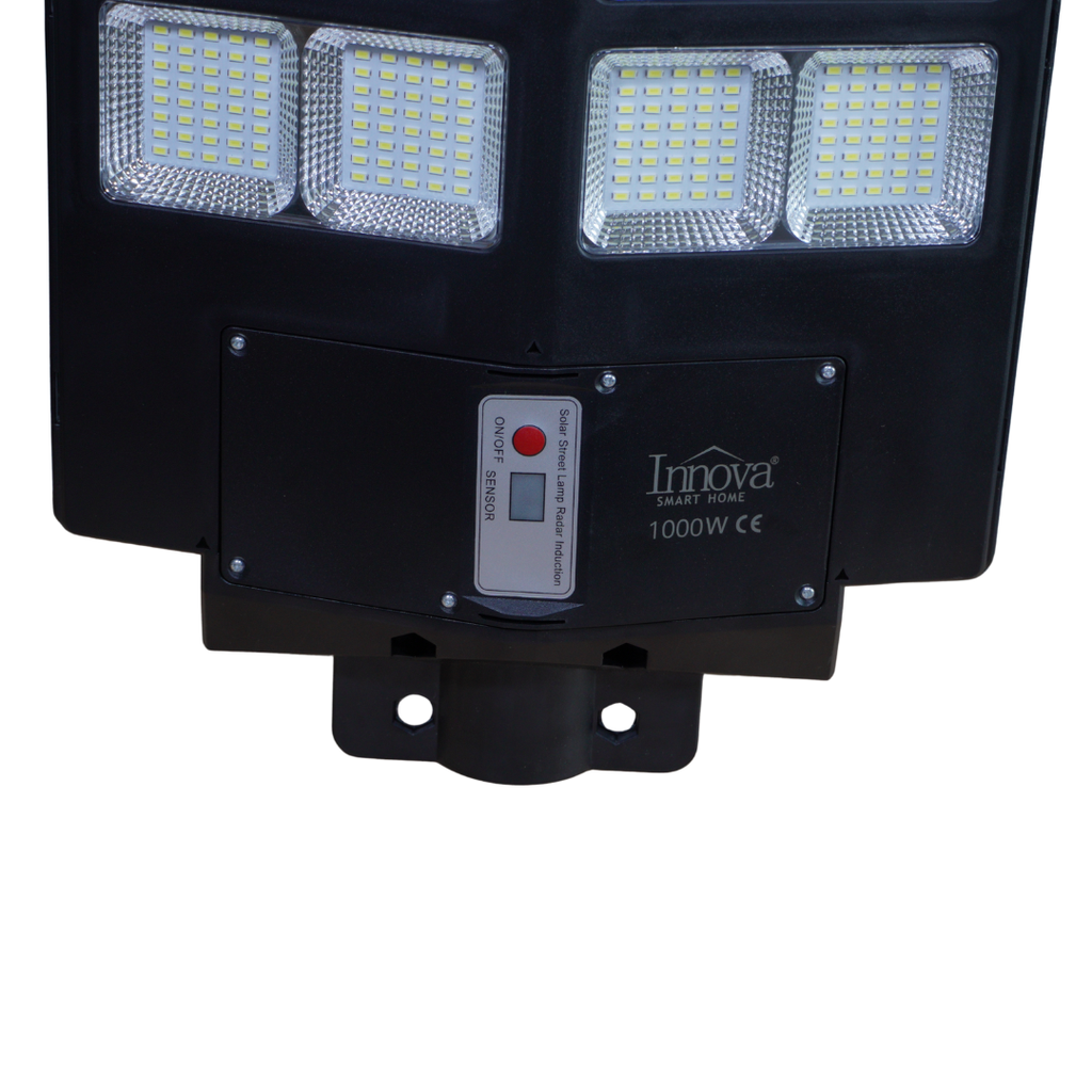 Lampa Solară Stradală Helio PRO Innova 1000W – LED 80 000 lm, Senzor Mișcare, Senzor Lumină IP66, Telecomandă & Suport Prindere + Cadou Surpriză