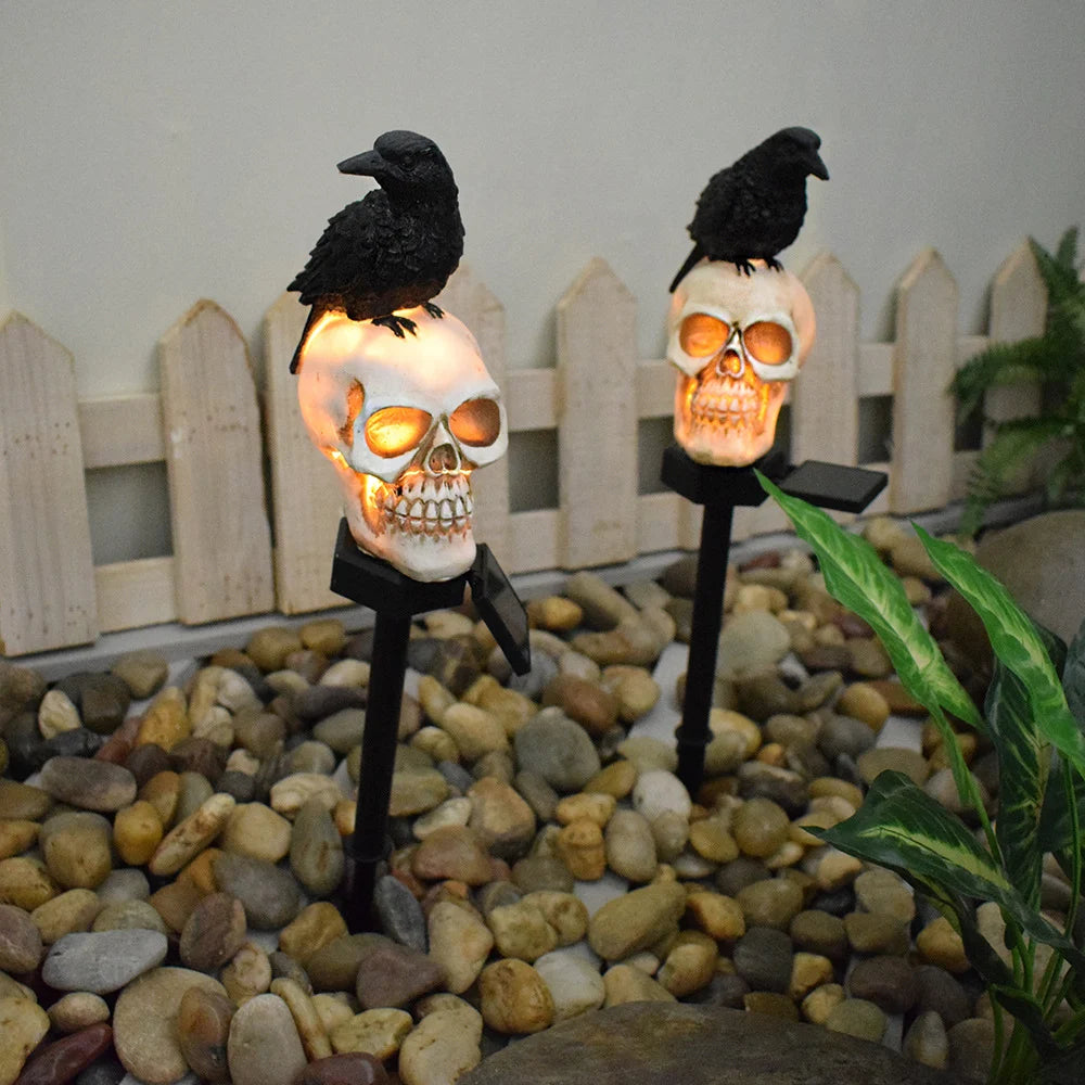 Set 2 sau 4 Lămpi Solare Halloween cu Craniu și Cioară, Decorațiuni pentru Grădină și Curte