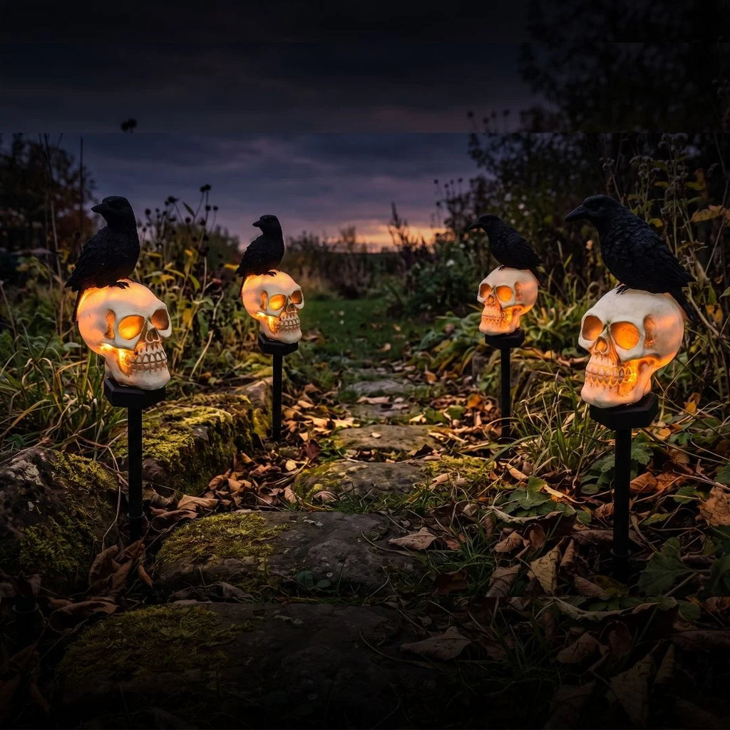 Set 2 sau 4 Lămpi Solare Halloween cu Craniu și Cioară, Decorațiuni pentru Grădină și Curte